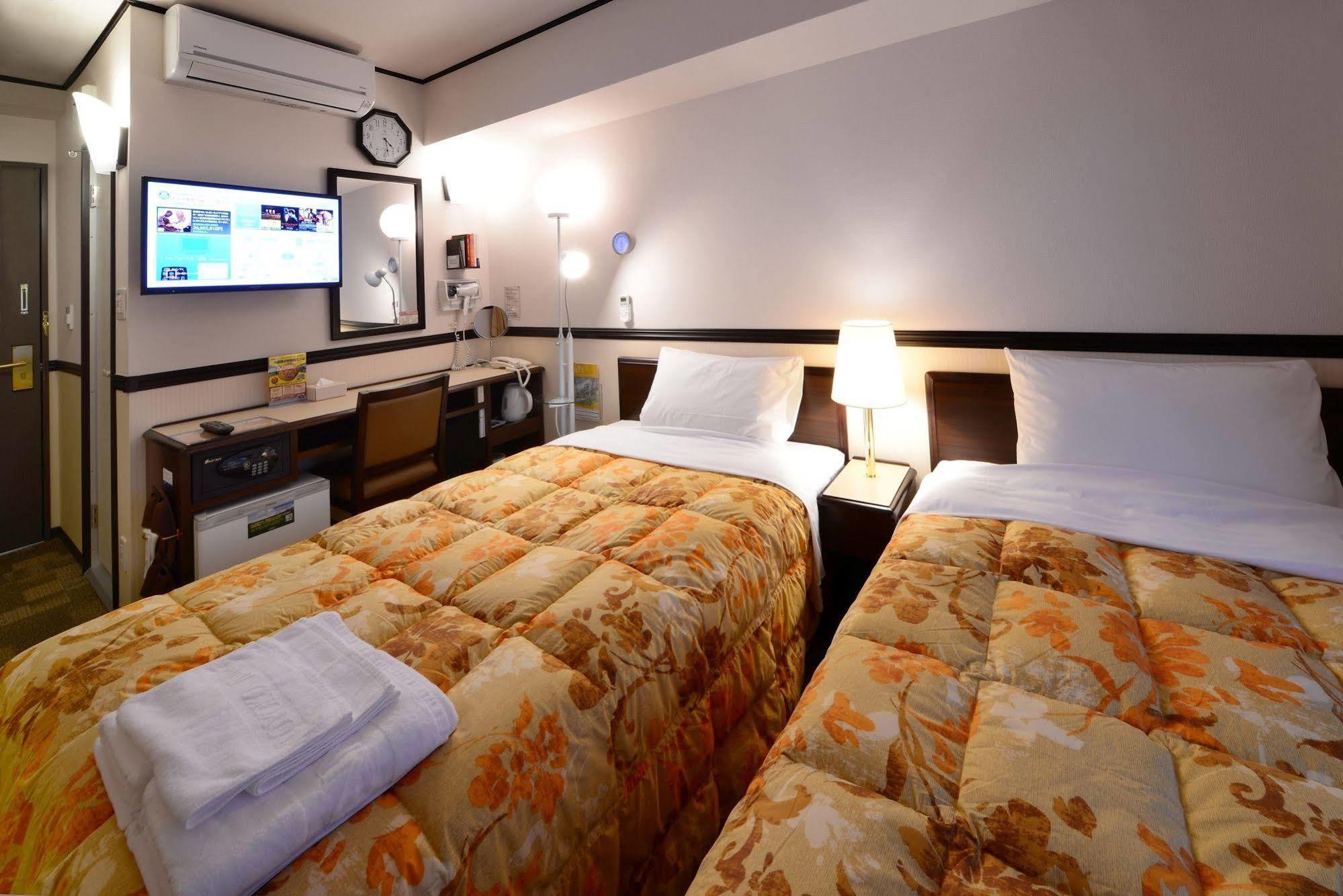 Toyoko Yamagata-eki Nishi-guchi Hotel